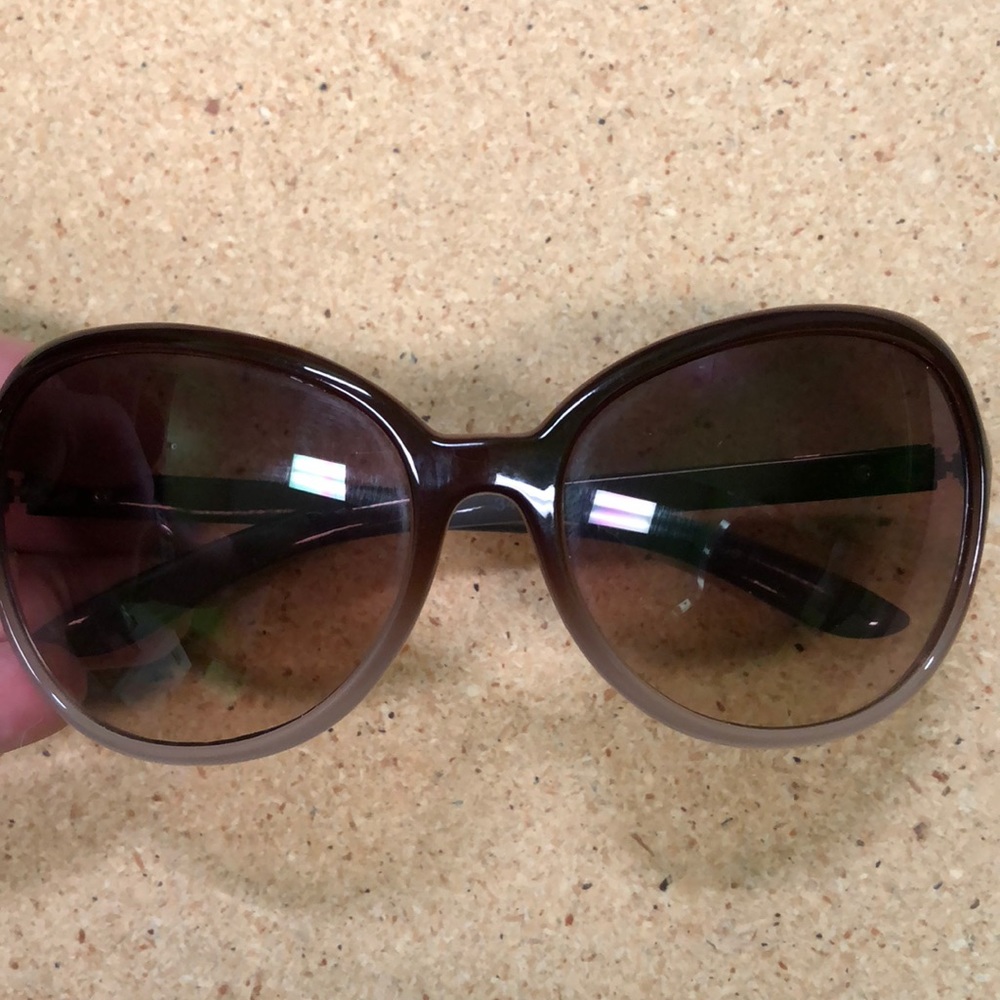 Woman’s sunglasses